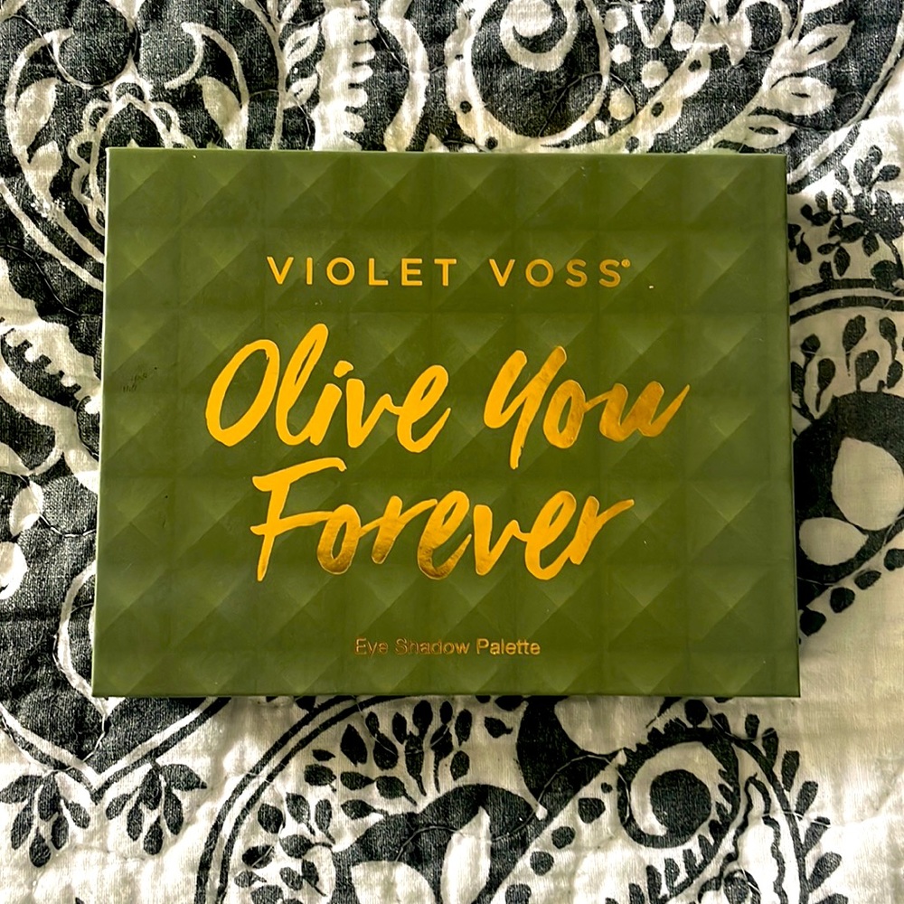 Violet Voss Eye Shadow Palette